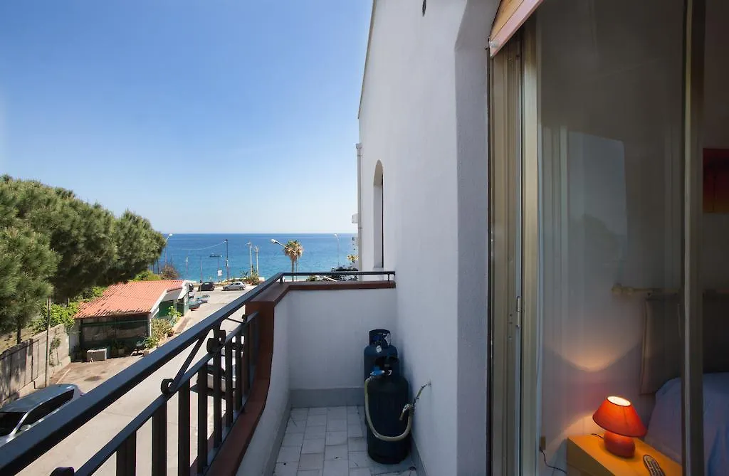 La Finestra sul Mare-1